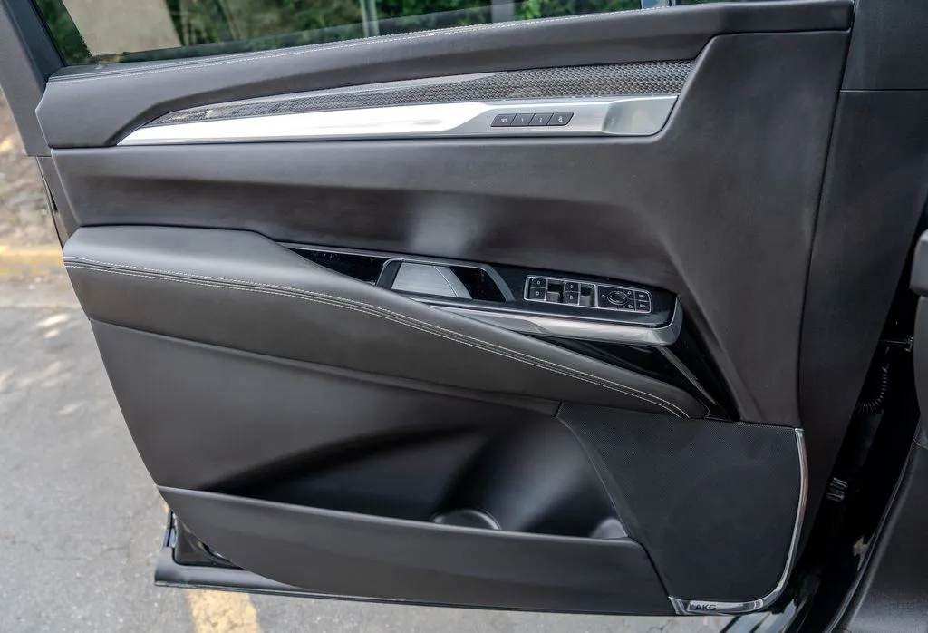 Cadillac Escalade photo 16