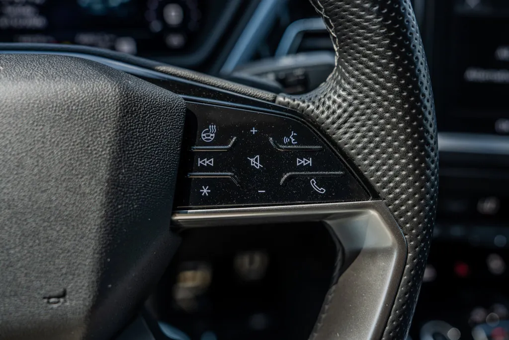 Audi Q4 photo 8