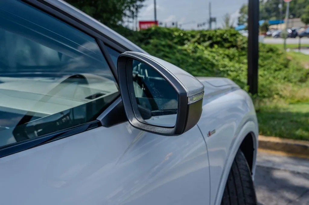 Audi Q4 photo 28