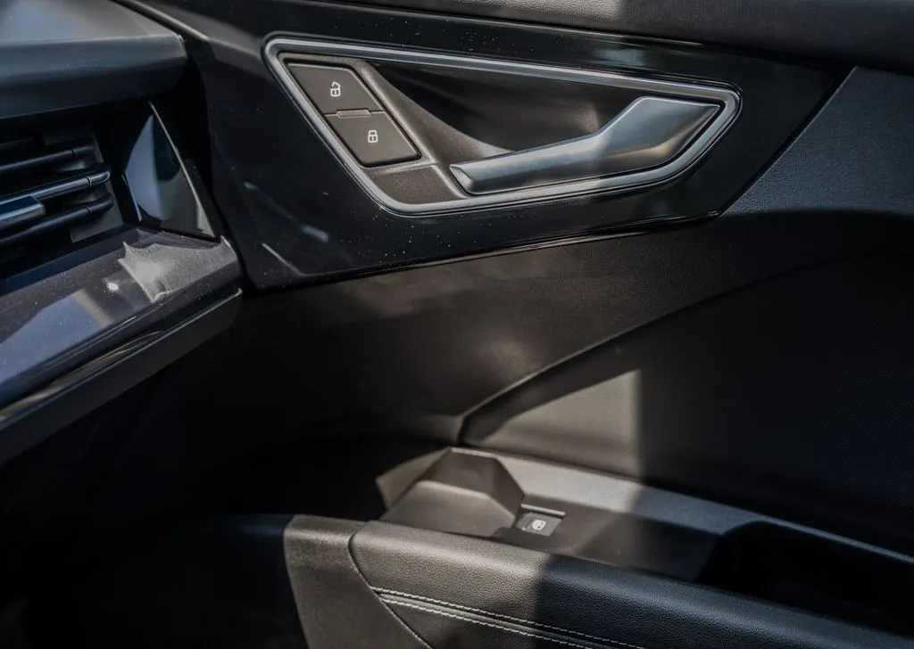 Audi Q4 photo 14