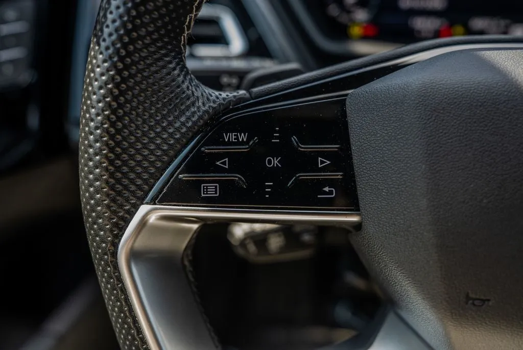 Audi Q4 photo 7