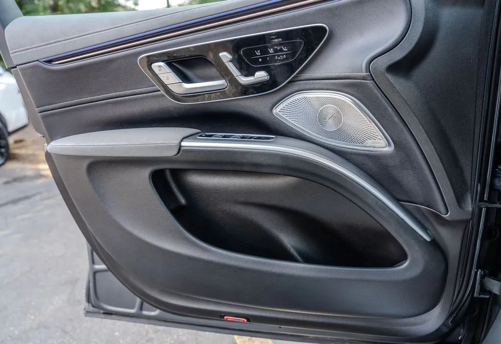 Mercedes-Benz EQS photo 16