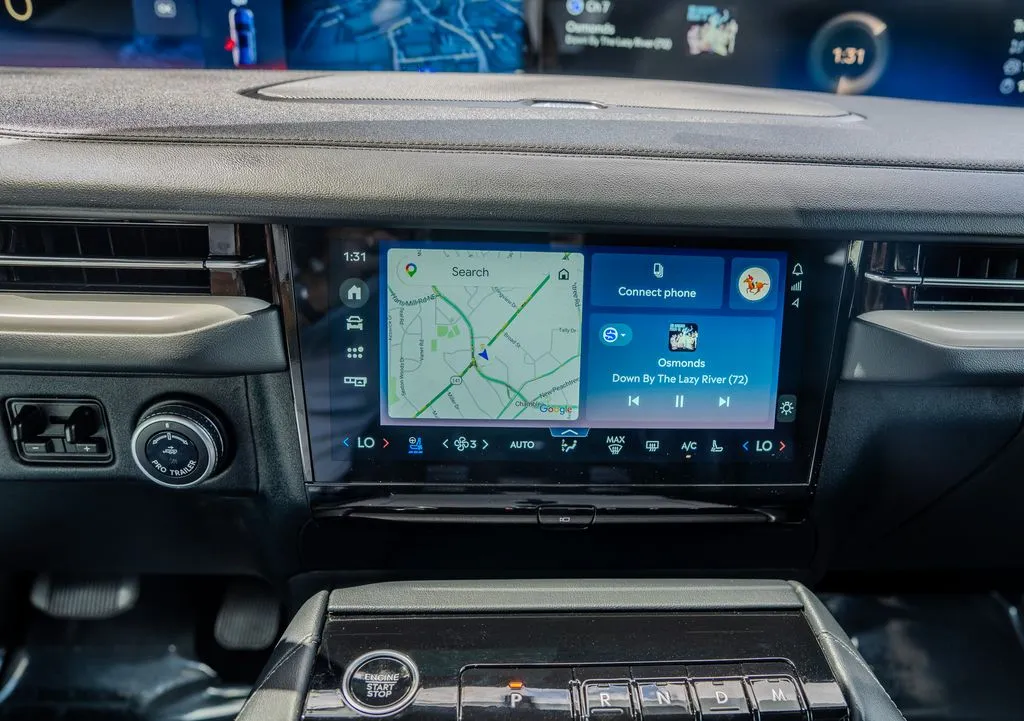 Lincoln Navigator L photo 13