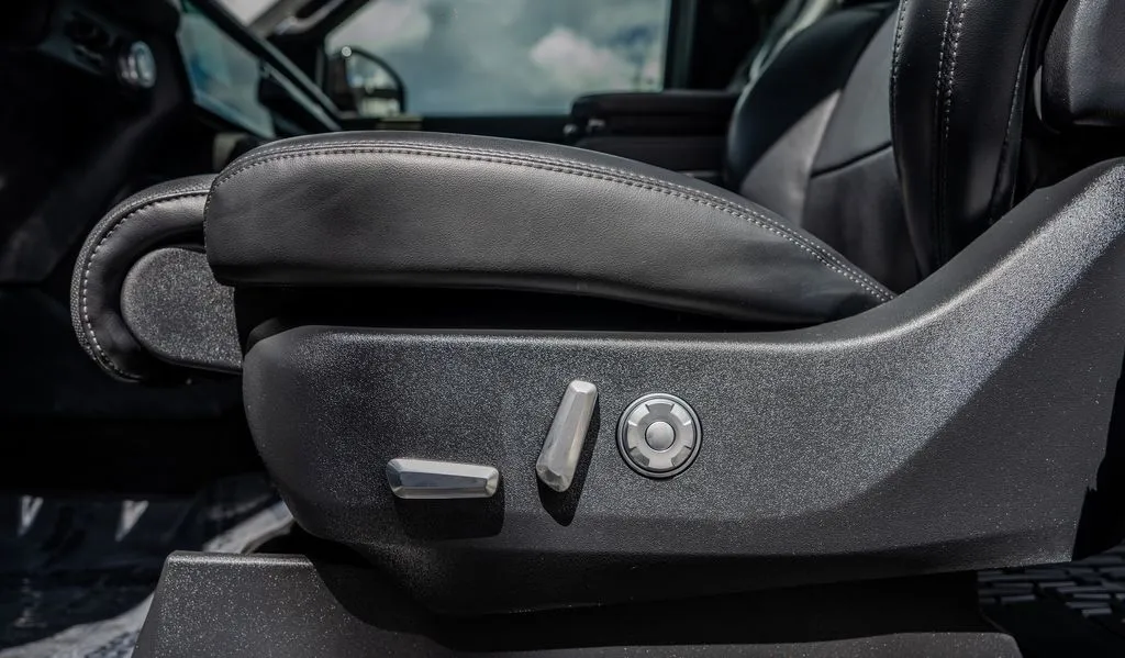 Lincoln Navigator L photo 19