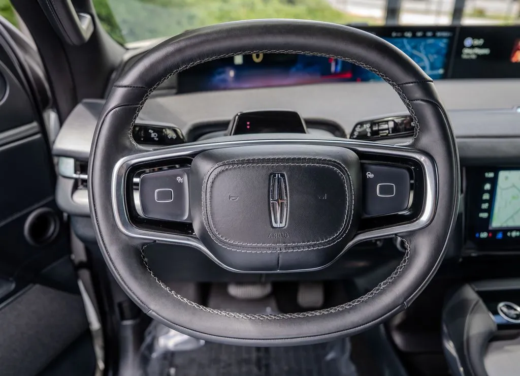 Lincoln Navigator L photo 5
