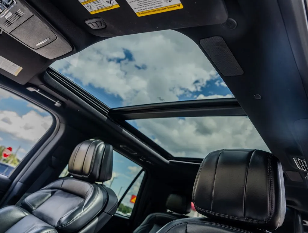 Lincoln Navigator L photo 20