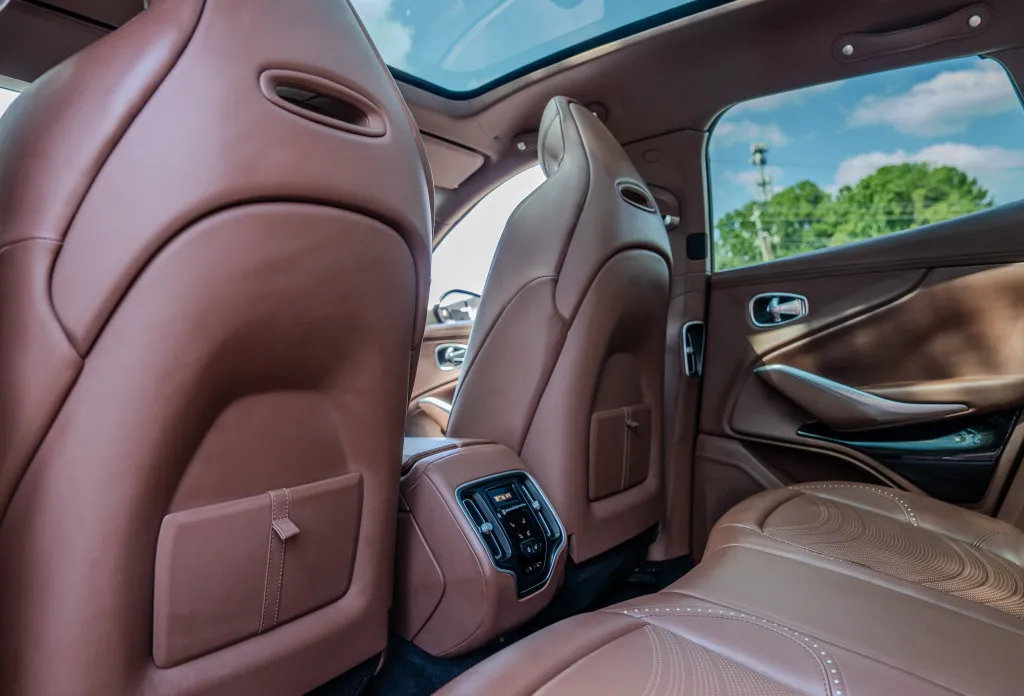 Aston Martin DBX photo 20