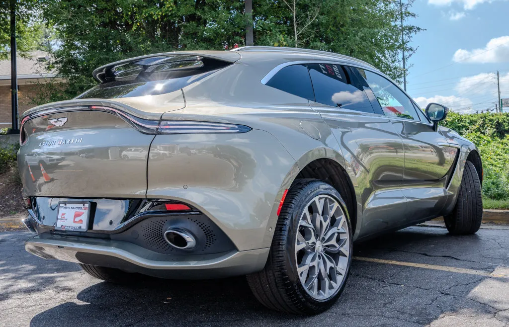Aston Martin DBX photo 28