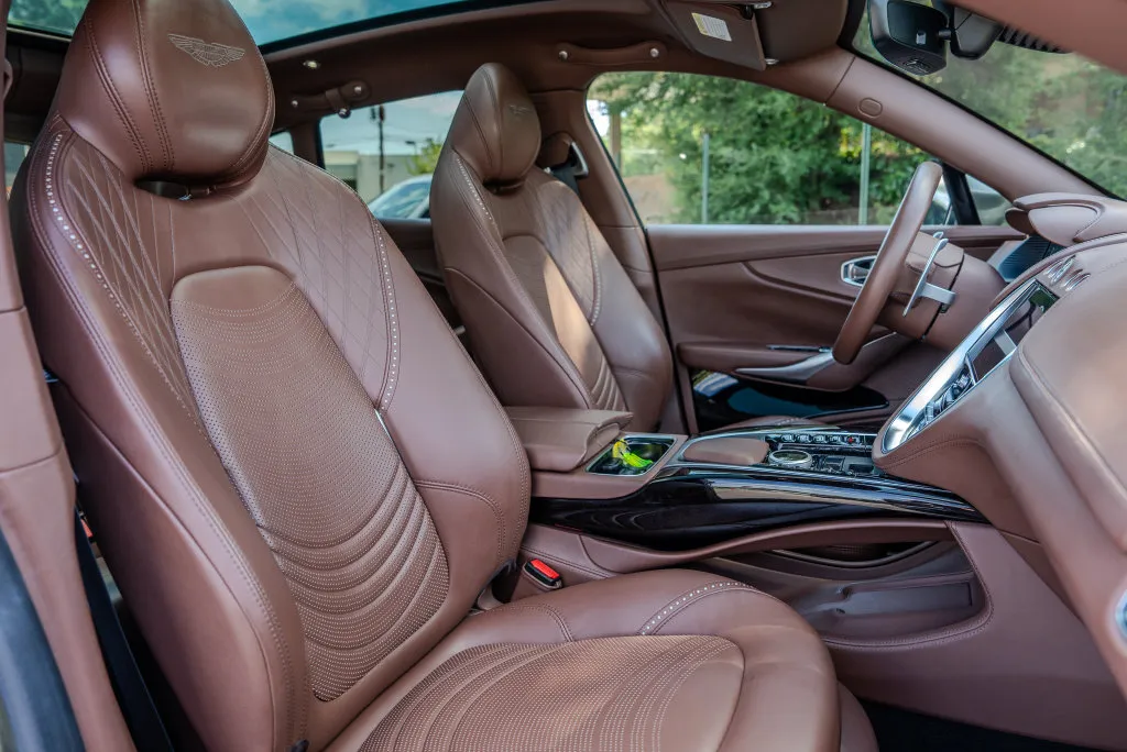 Aston Martin DBX photo 21
