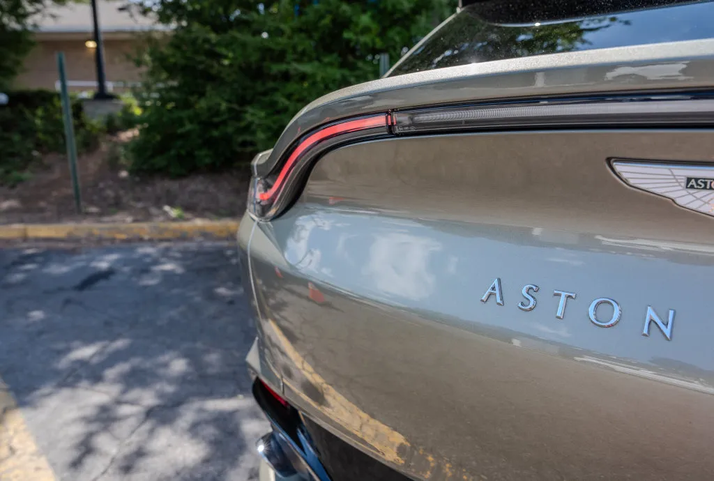 Aston Martin DBX photo 26