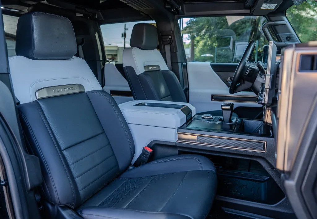 GMC Hummer EV Pickup photo 22