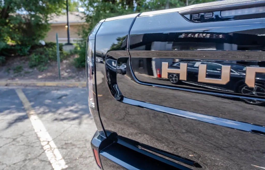 GMC Hummer EV Pickup photo 27