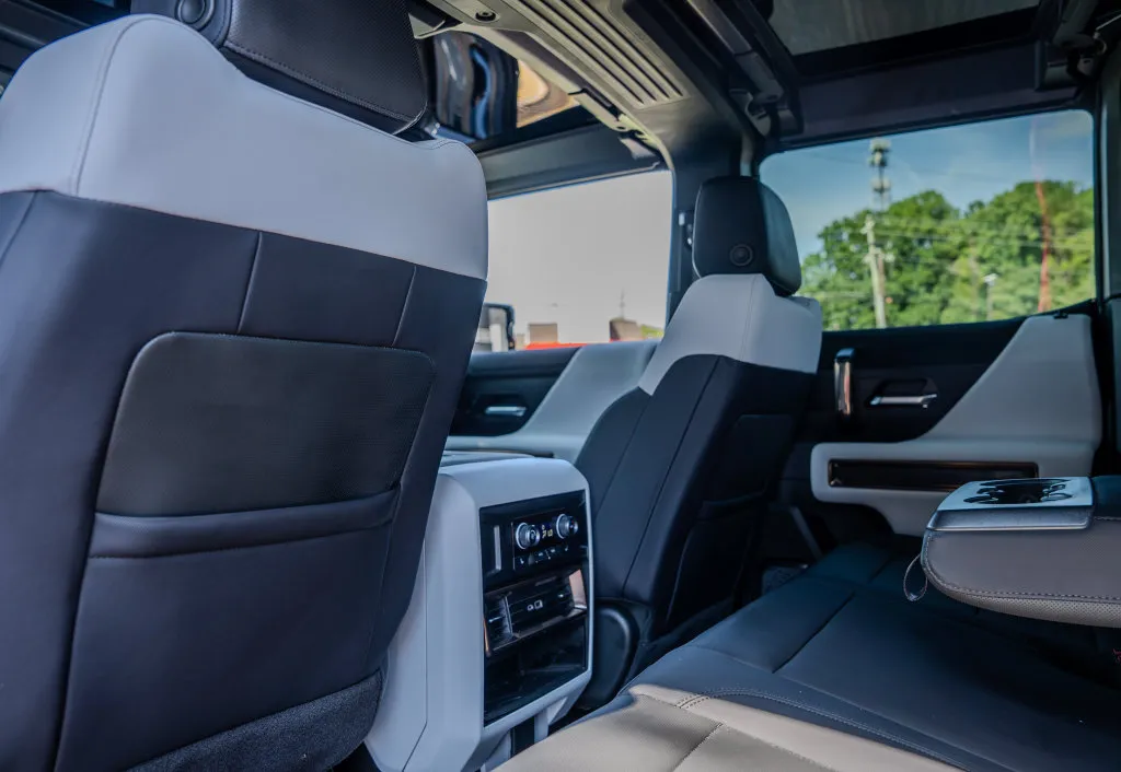 GMC Hummer EV Pickup photo 21