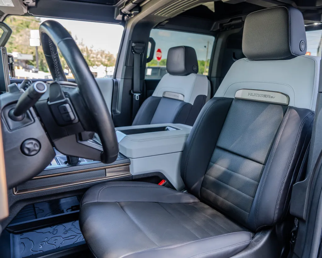 GMC Hummer EV Pickup photo 19