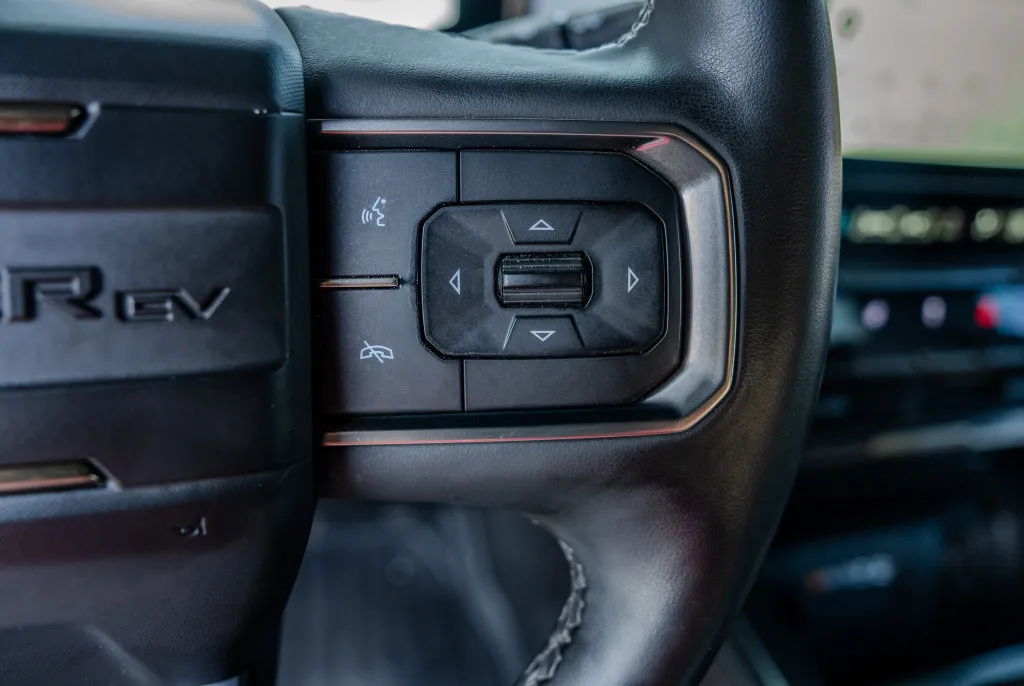 GMC Hummer EV Pickup photo 7