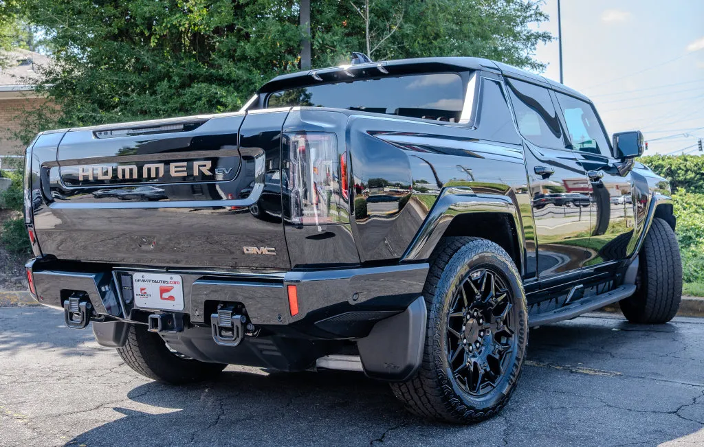 GMC Hummer EV Pickup photo 29
