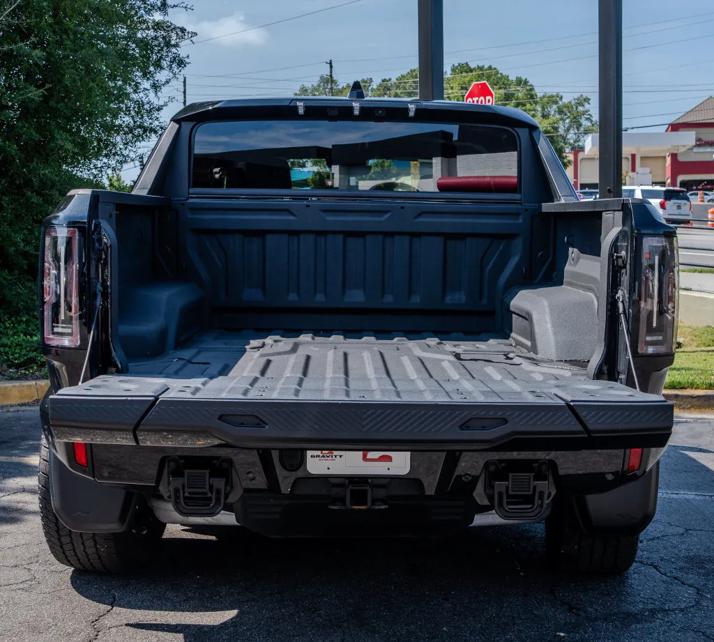GMC Hummer EV Pickup photo 26