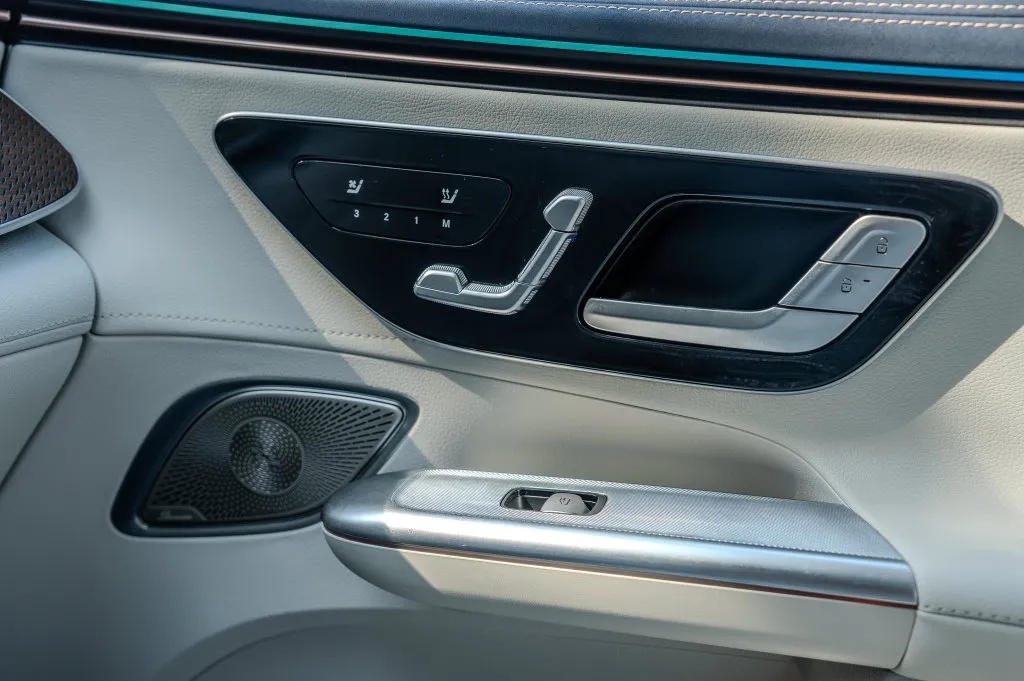Mercedes-Benz EQE photo 14