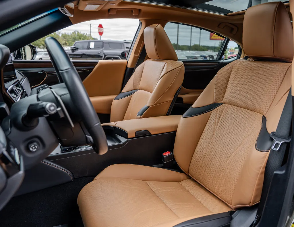 Lexus ES photo 20