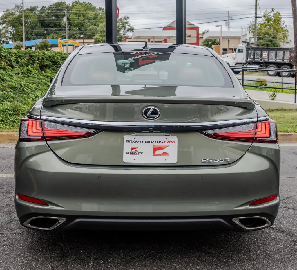Lexus ES photo 26