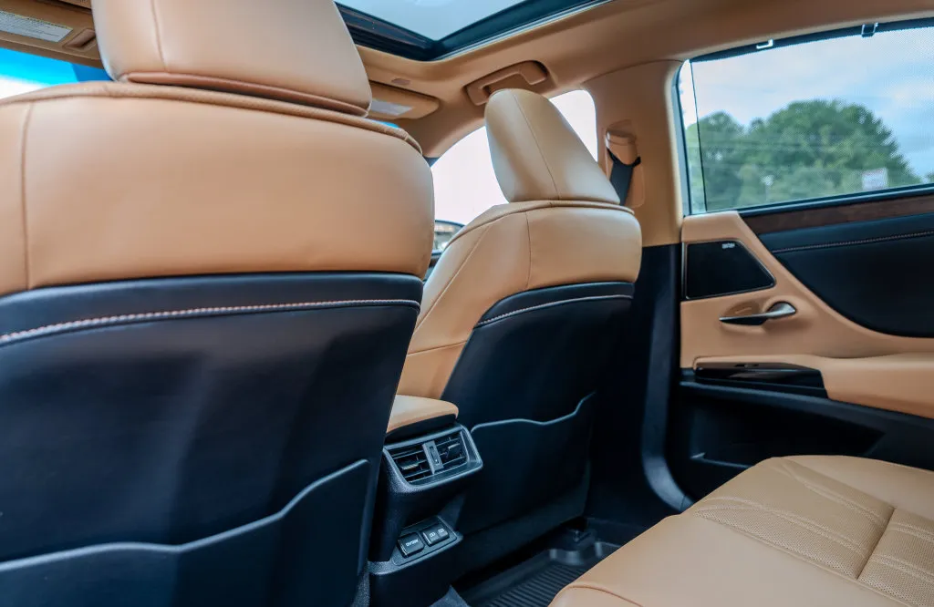 Lexus ES photo 22