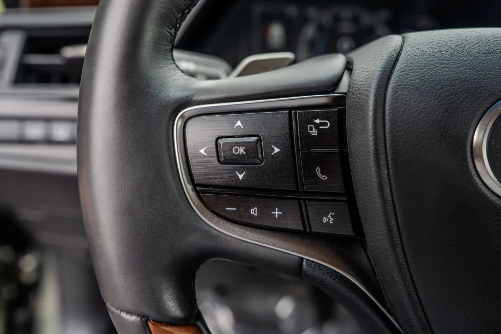 Lexus ES photo 6