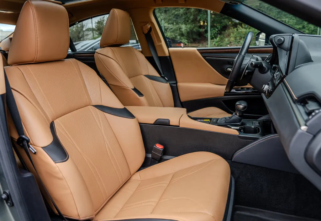 Lexus ES photo 23