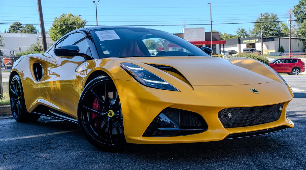 Lotus Emira photo 3