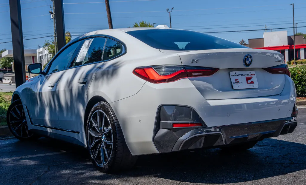 BMW i4 photo 25