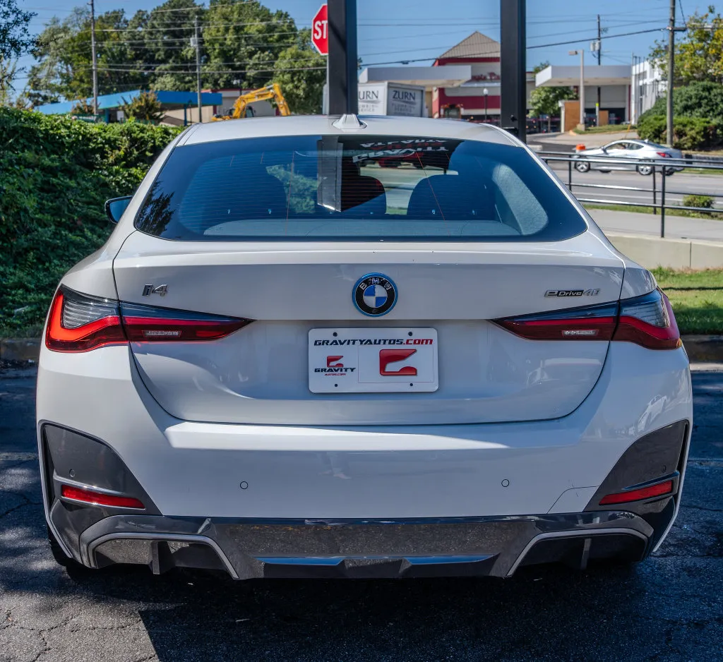BMW i4 photo 26