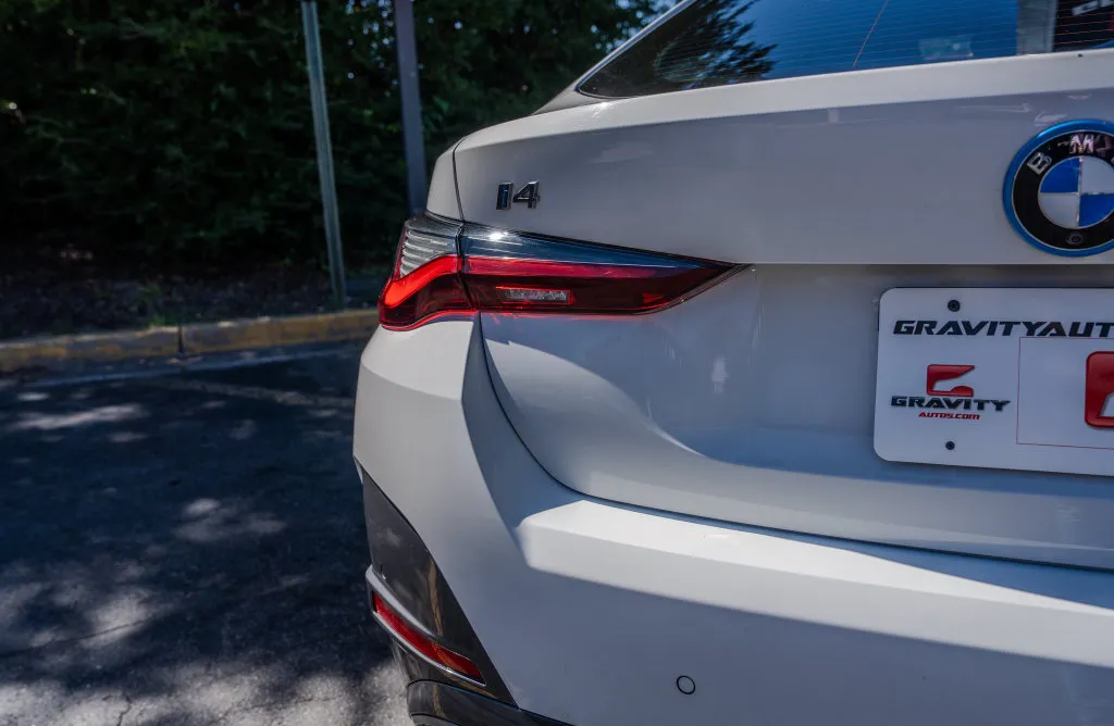 BMW i4 photo 28