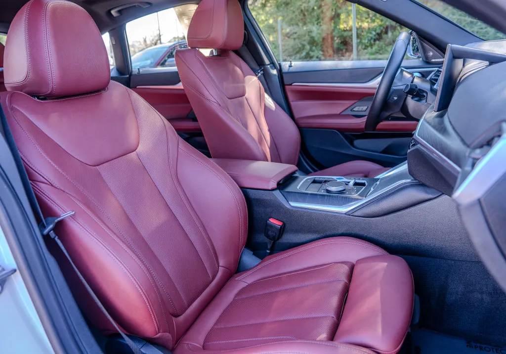 BMW i4 photo 23