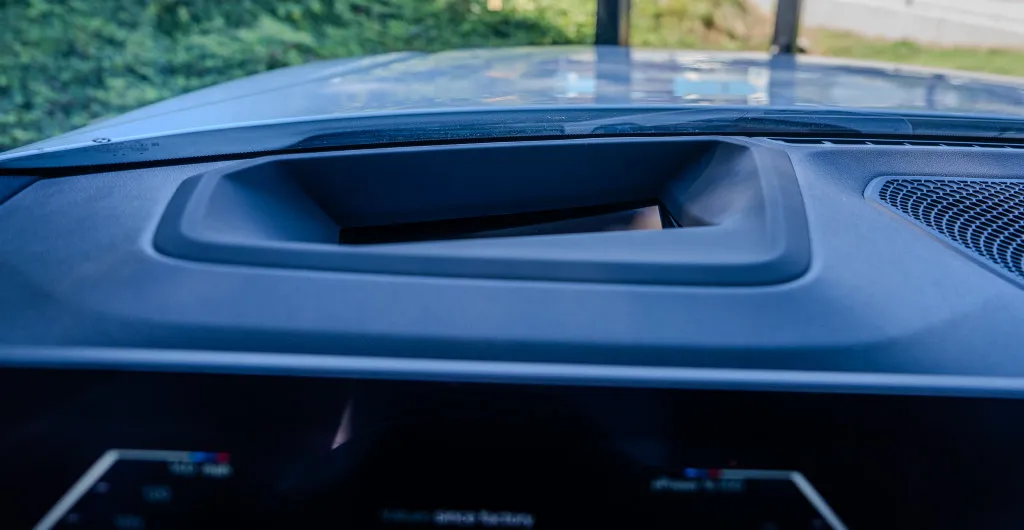 BMW i4 photo 10