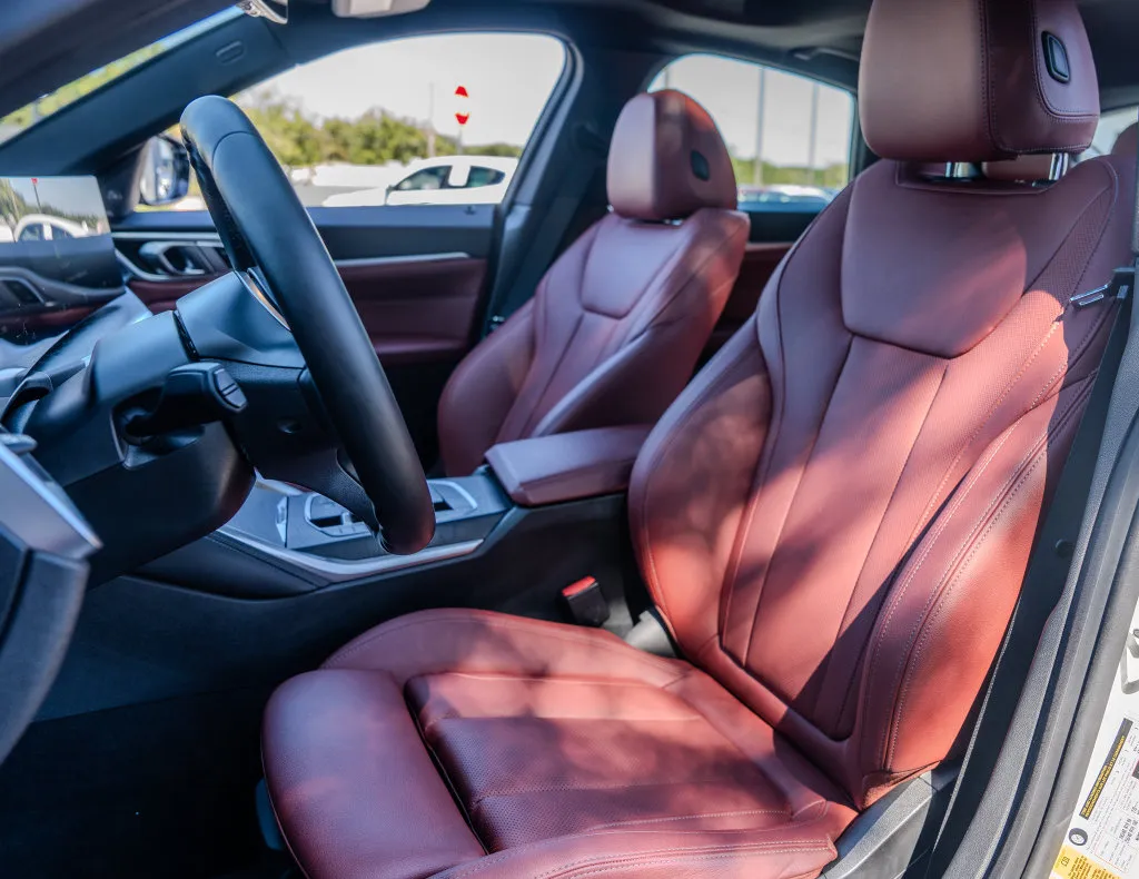 BMW i4 photo 20