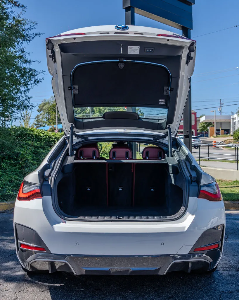 BMW i4 photo 27