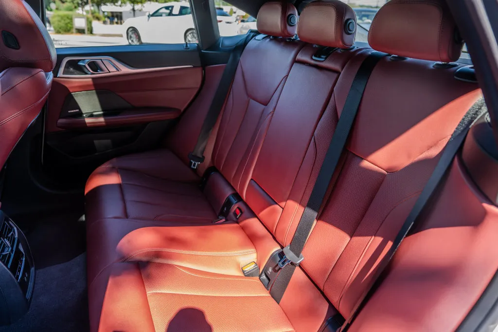 BMW i4 photo 21