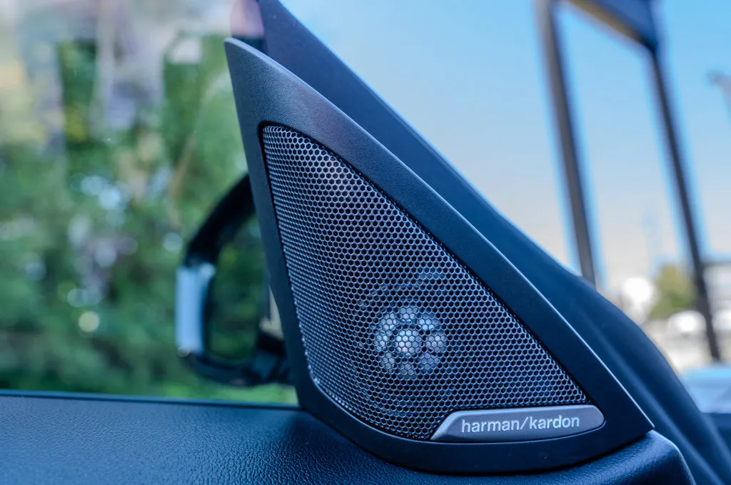 BMW i4 photo 17