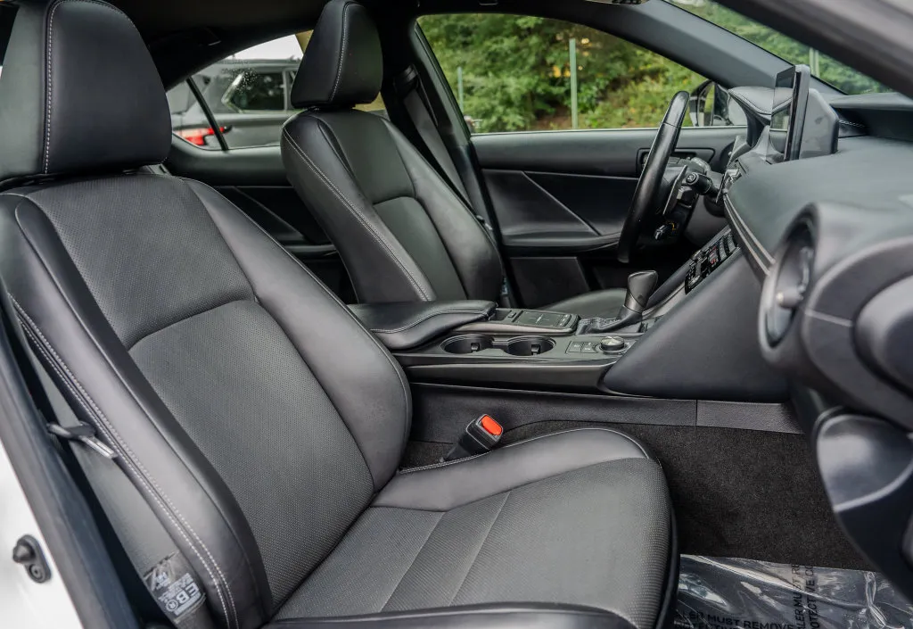 Lexus IS photo 21