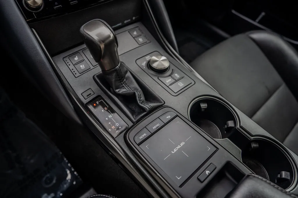 Lexus IS photo 12