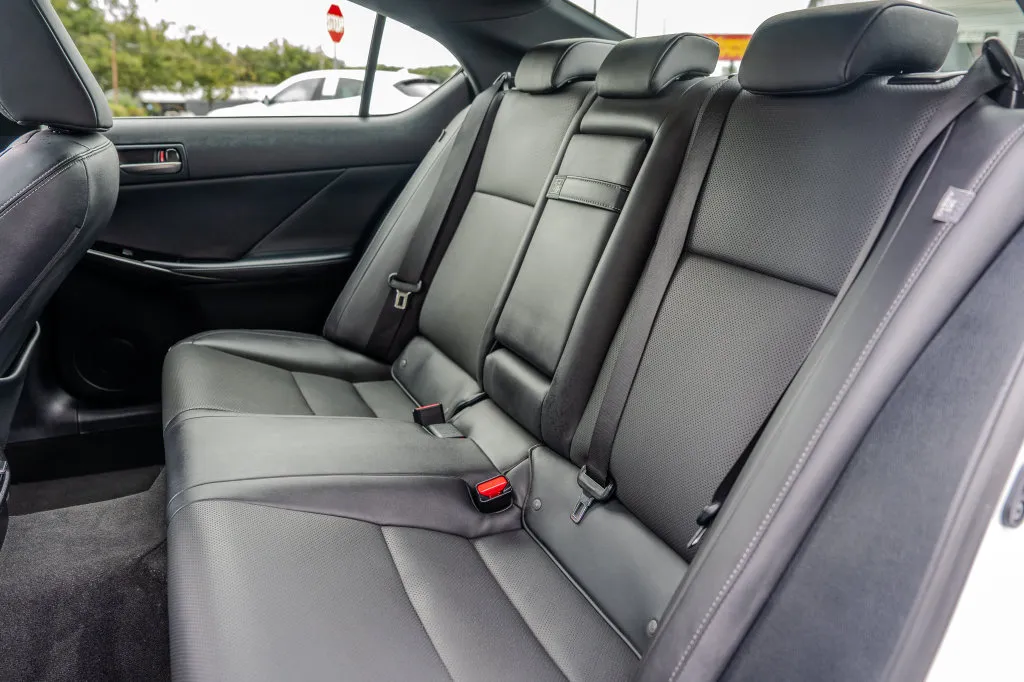 Lexus IS photo 19