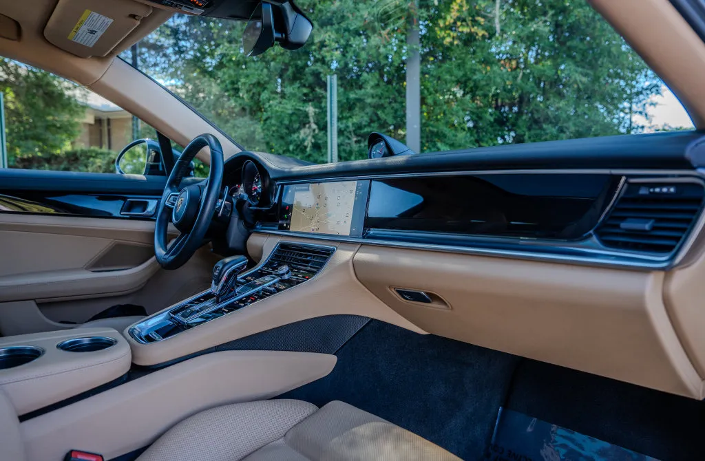 Porsche Panamera photo 22