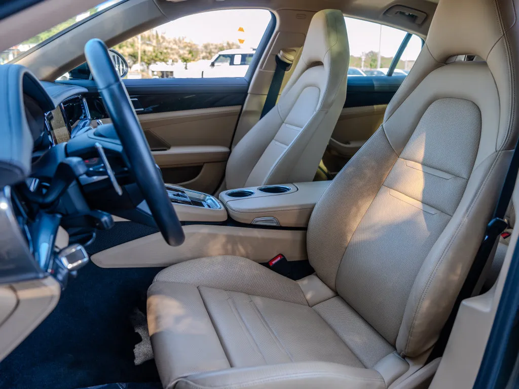 Porsche Panamera photo 18