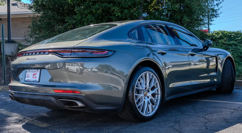 Porsche Panamera photo 26