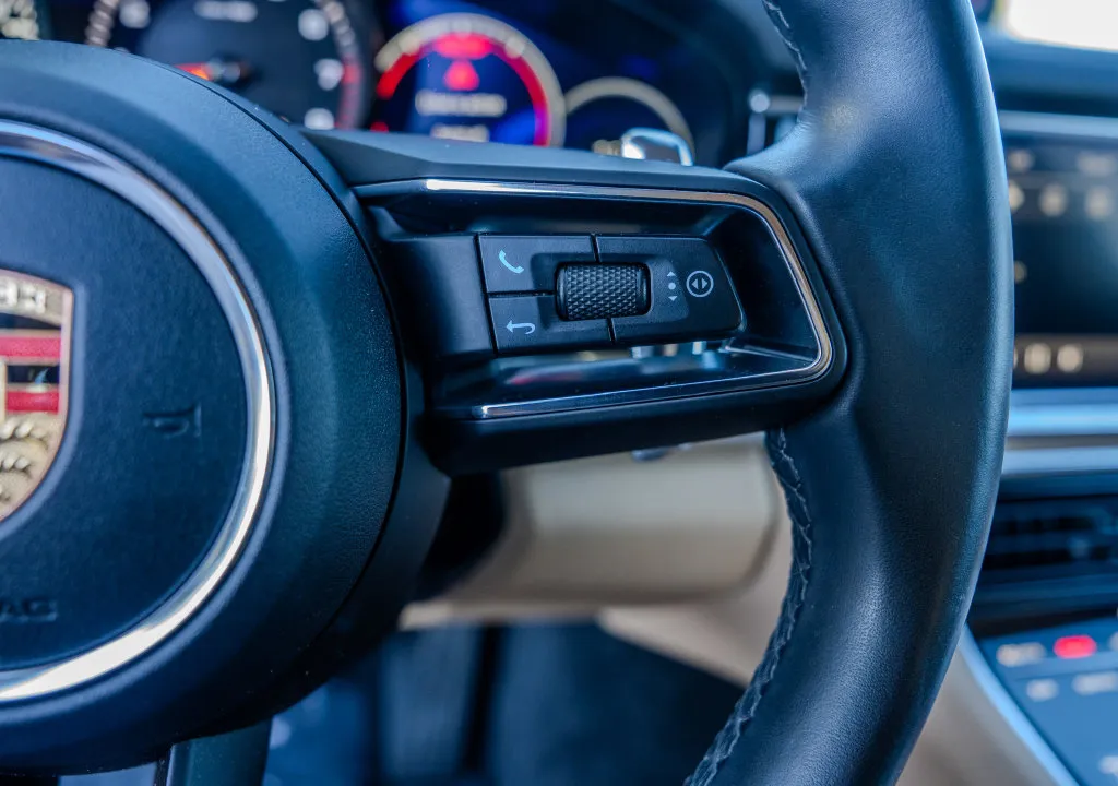 Porsche Panamera photo 7