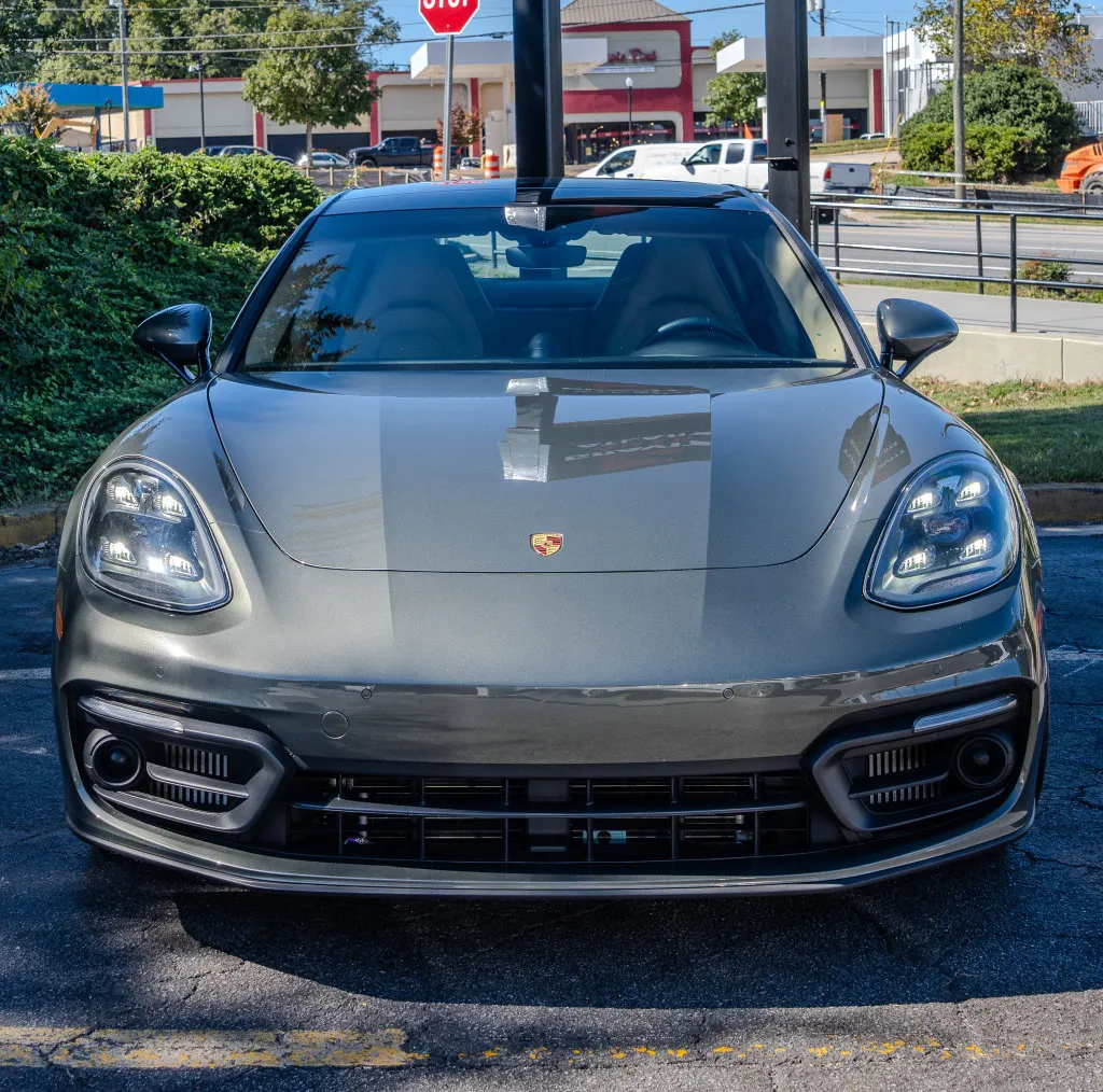 Porsche Panamera photo 2