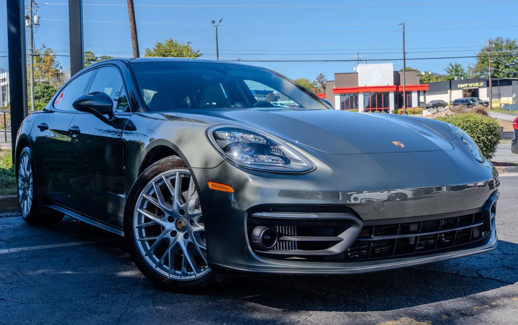 Porsche Panamera photo 3