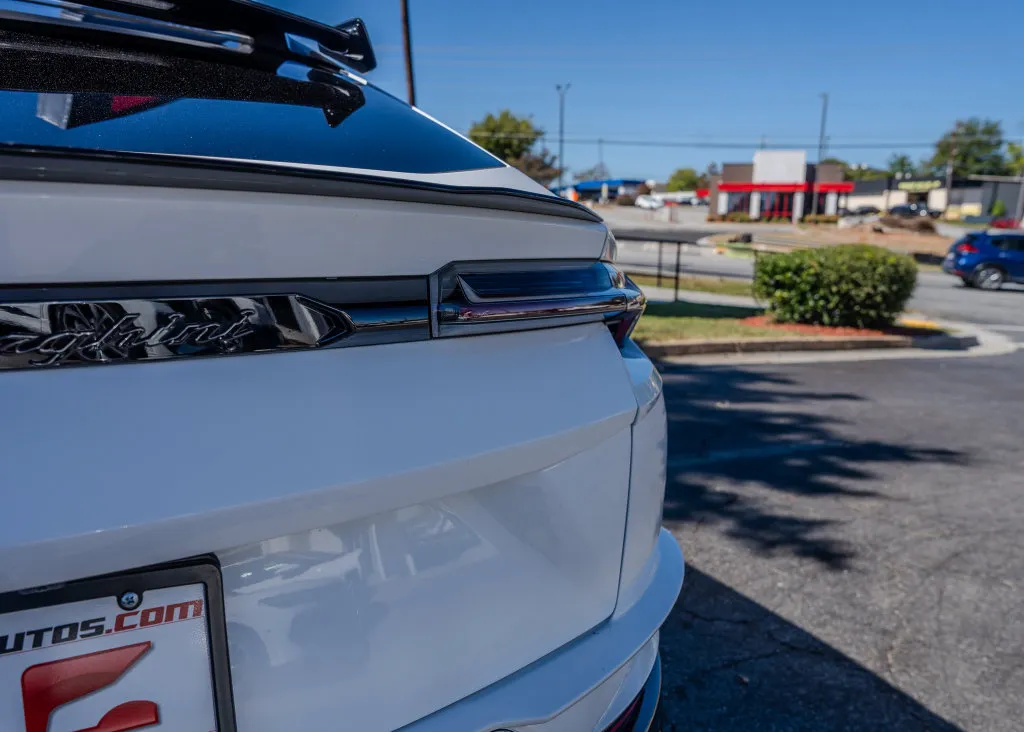 Lamborghini URUS photo 29