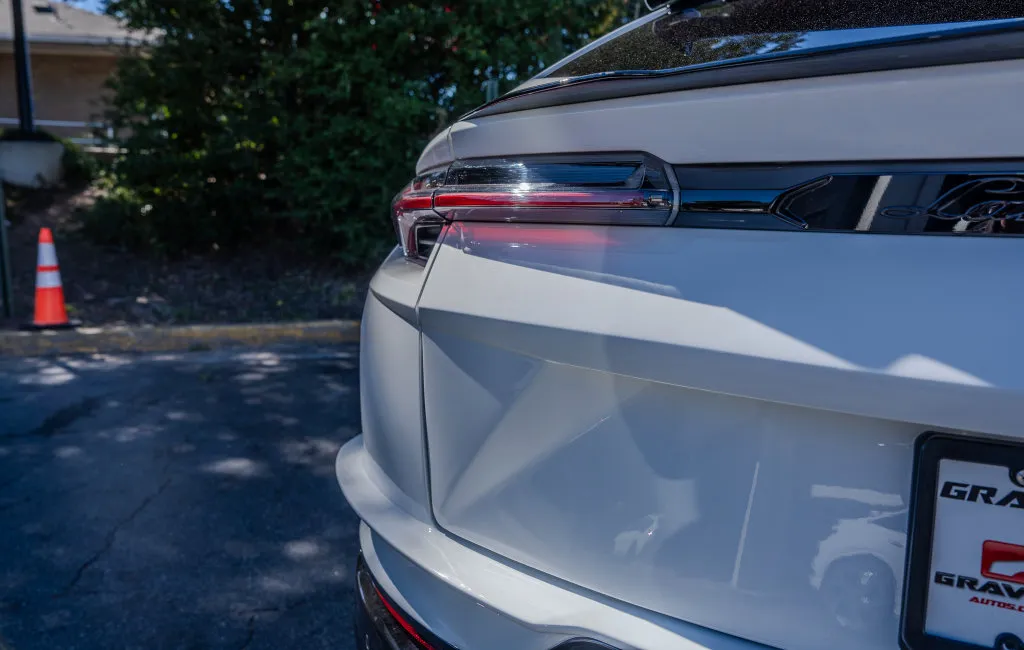 Lamborghini URUS photo 28
