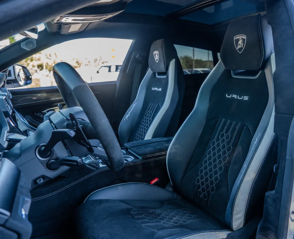 Lamborghini URUS photo 19