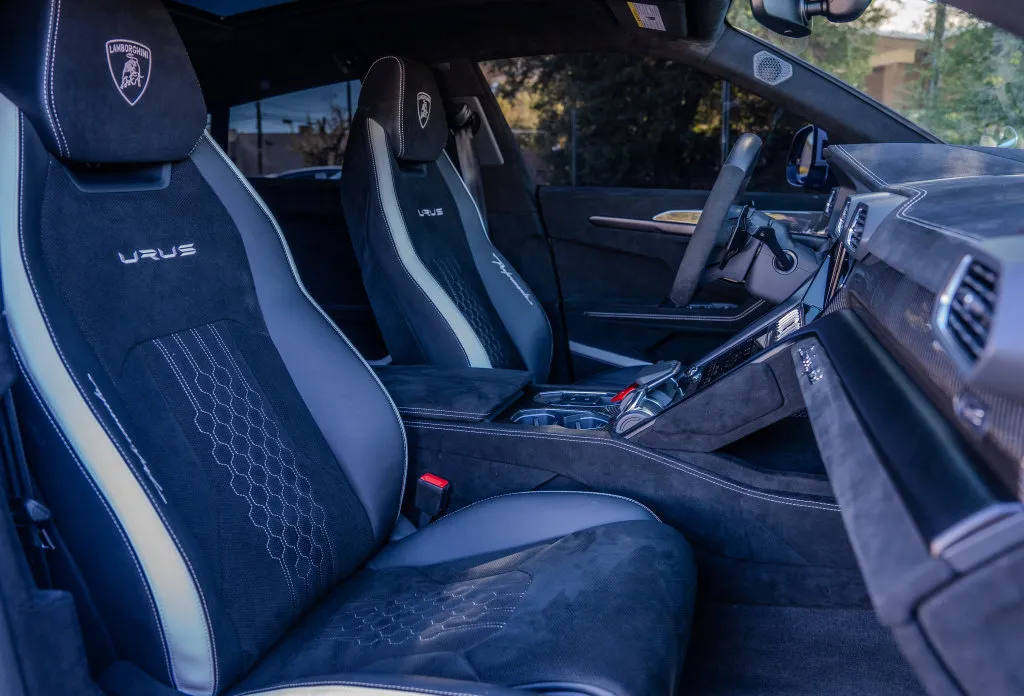 Lamborghini URUS photo 22
